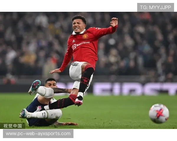 曼联角球战术再放异彩，拉什福德近点补射命中