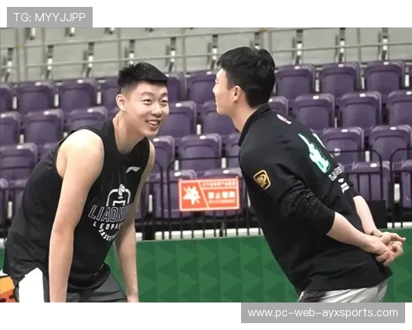 全运会男篮：俞泽辰运球突破，垫一步上演单臂暴扣，辽宁男篮俞泽辰父母