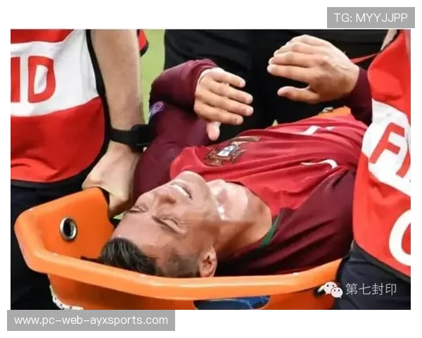 C罗开始学习烹饪，新手厨艺被嘲也被爱